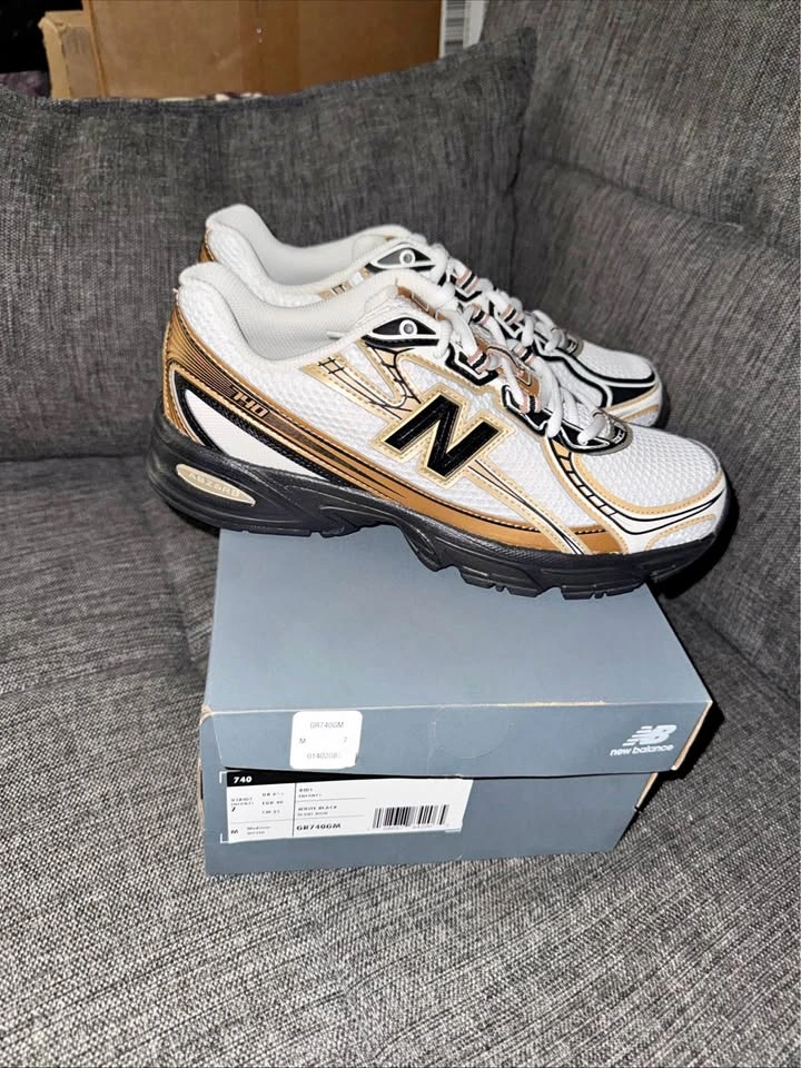 New Balance 740 Sneakers