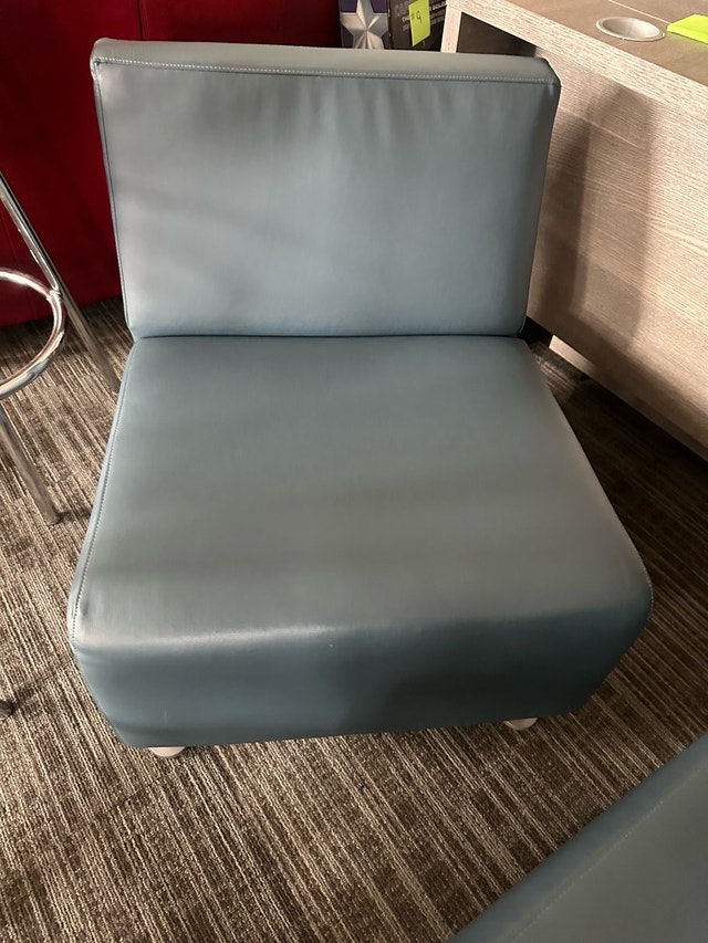HON Lounge Chair - photo 2