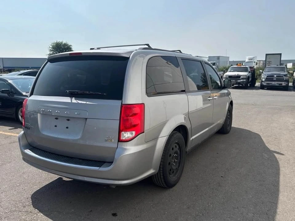 2018 Dodge Caravan - photo 2