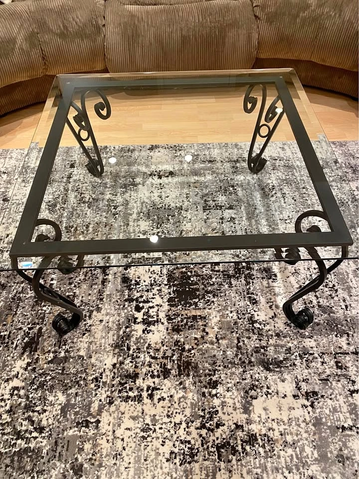 Coffee table and end table set