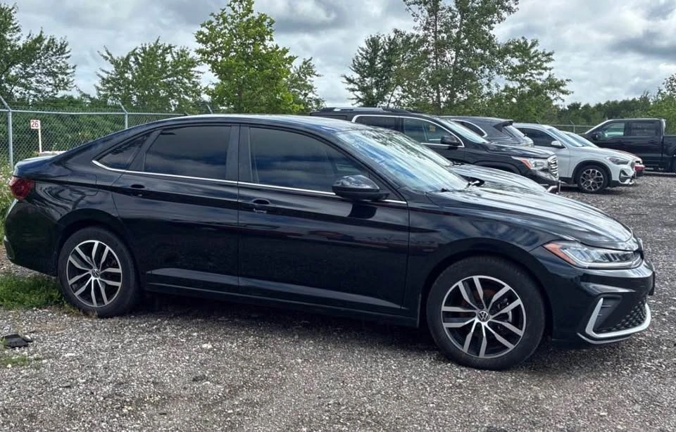 2025 Volkswagen Jetta - photo 3