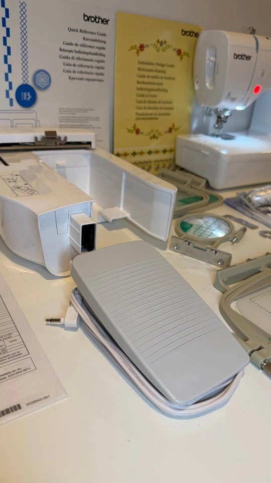 Brother SE600 Sewing & Embroidery Machine + Extras - photo 2