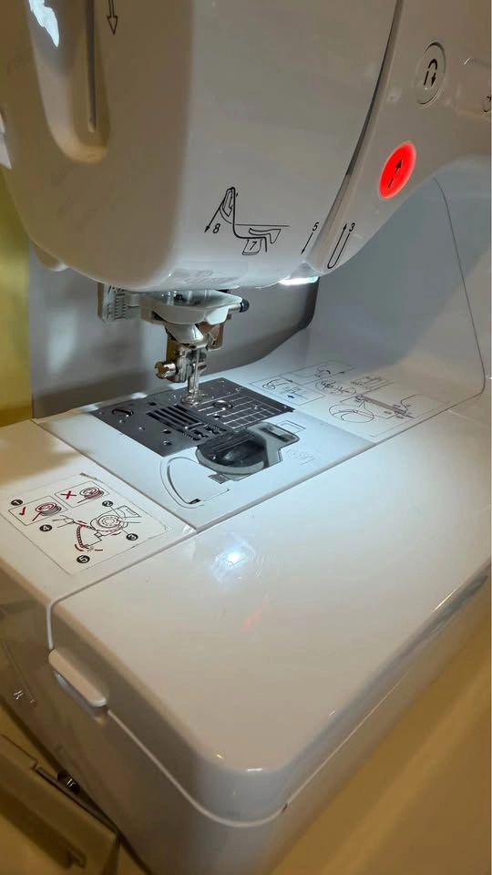 Brother SE600 Sewing & Embroidery Machine + Extras - photo 5