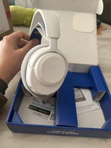 SteelSeries Arctis Nova Pro Wireless Headset - photo 3