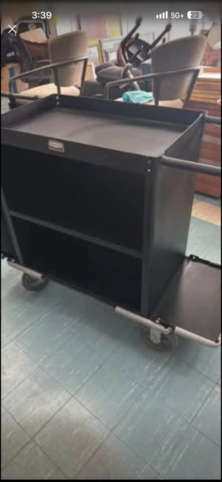 Rubbermaid Executive Series Commercial Housekeeping Cart - photo 2