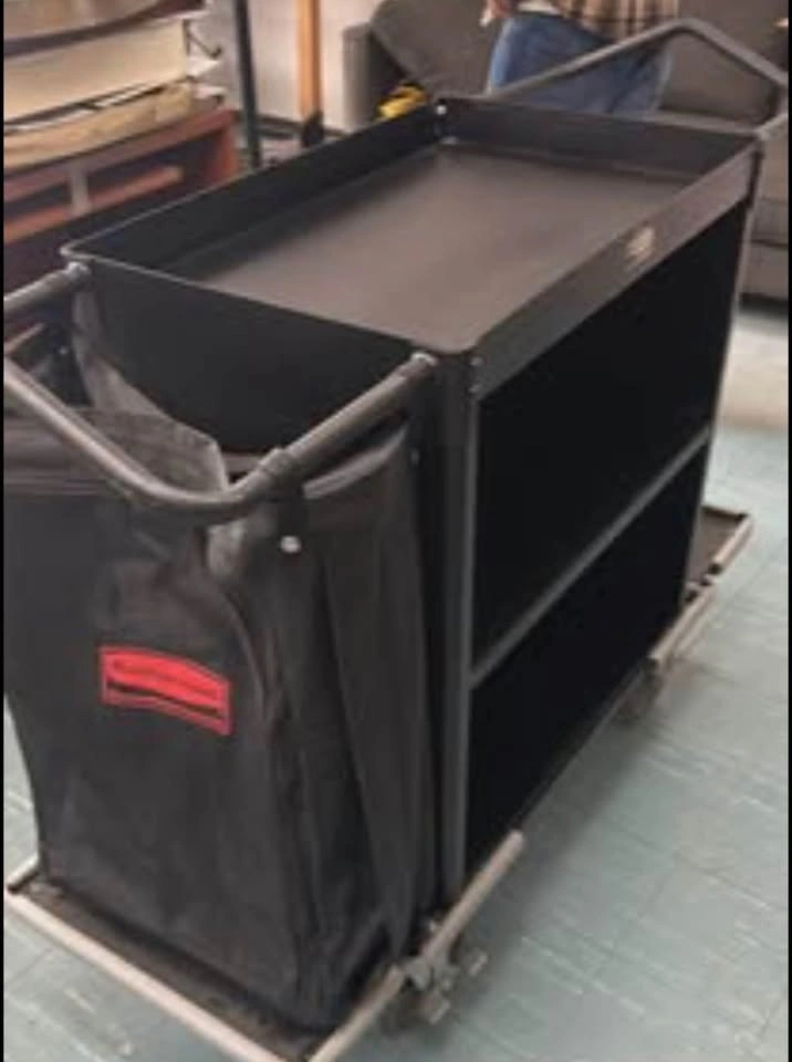 Rubbermaid Executive Series Commercial Housekeeping Cart - photo 3