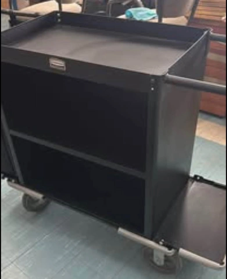 Rubbermaid Executive Series Commercial Housekeeping Cart - photo 4