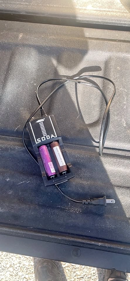 SODA 18650 Battery Charger with Batteries