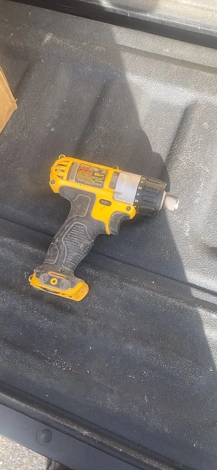 DEWALT Drill DCF610 - photo 3