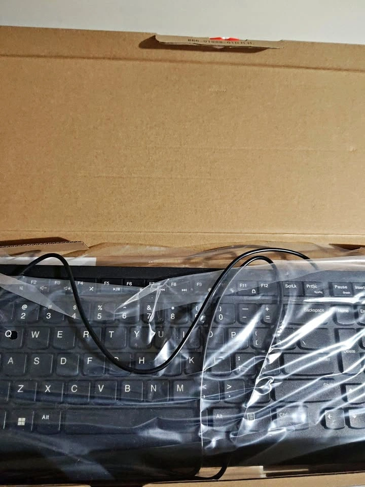 Logitech Office Keyboard for sale (like new)