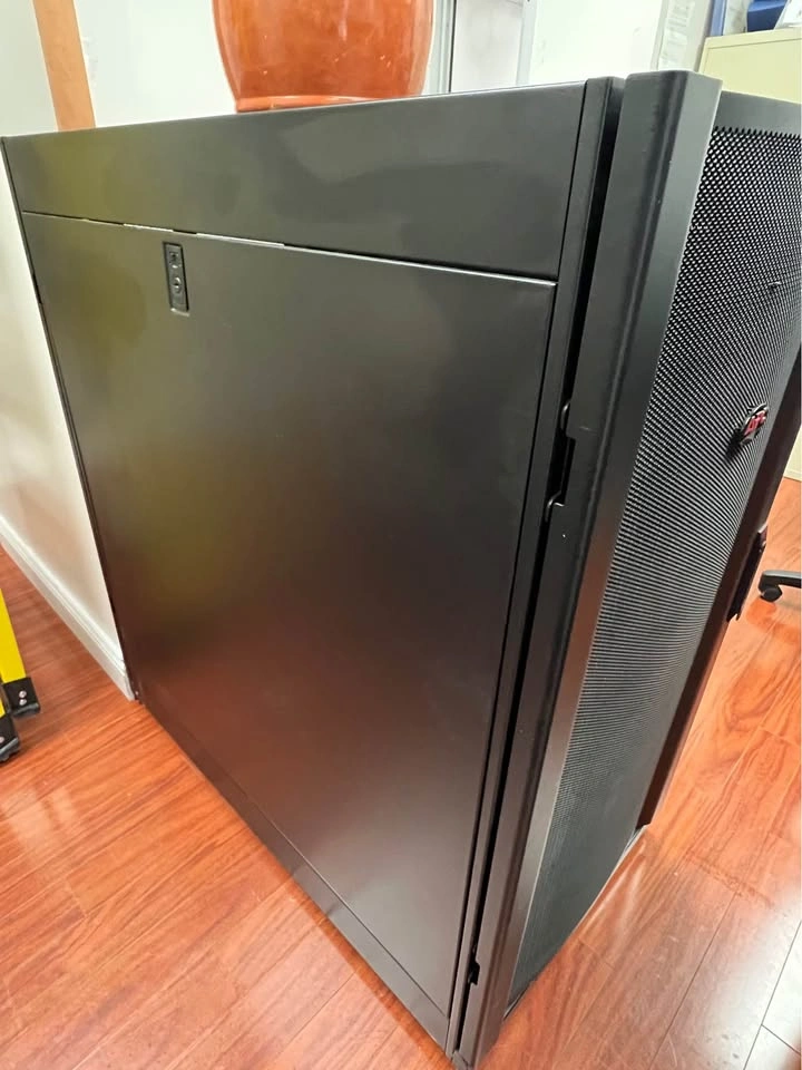 APC NetShelter Server Rack Enclosure - photo 2