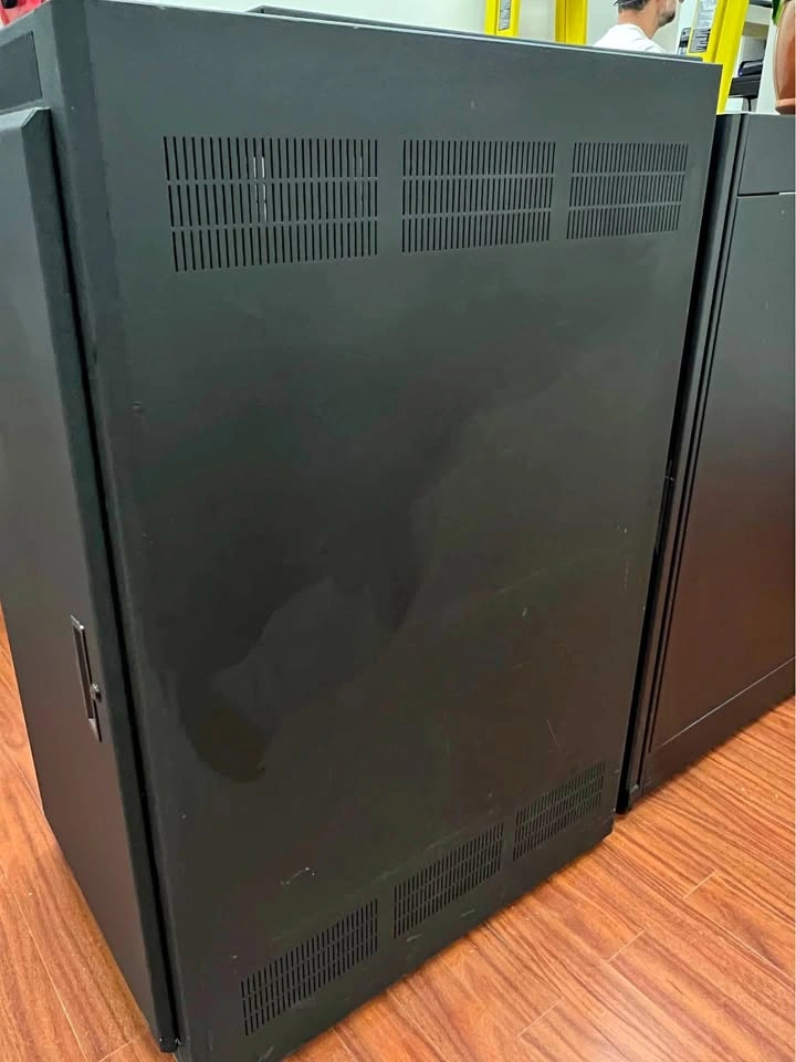 Durable black steel Middle Atlantic Server Server Rack Cabinet