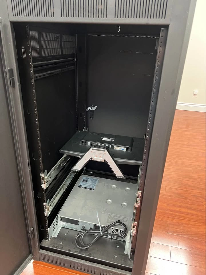 Durable black steel Middle Atlantic Server Server Rack Cabinet - photo 3