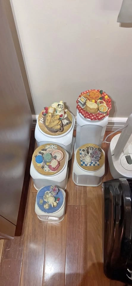 Decorative Kitchen Canisters