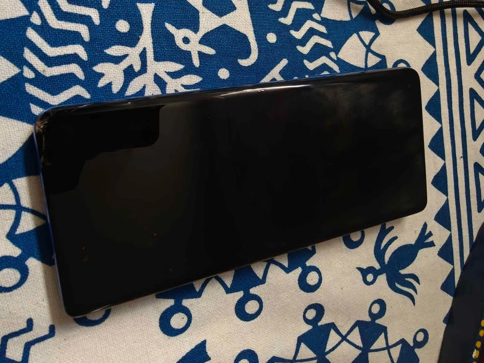 OnePlus 8 Pro - 256GB - Fair ( No box ) - photo 2