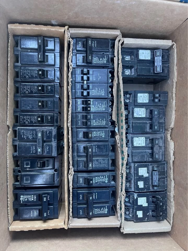 Circuit Breakers 15A 20A 30A 40A - photo 2