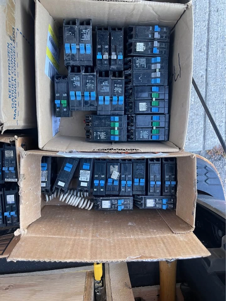 Circuit Breakers 15A 20A 30A 40A - photo 3