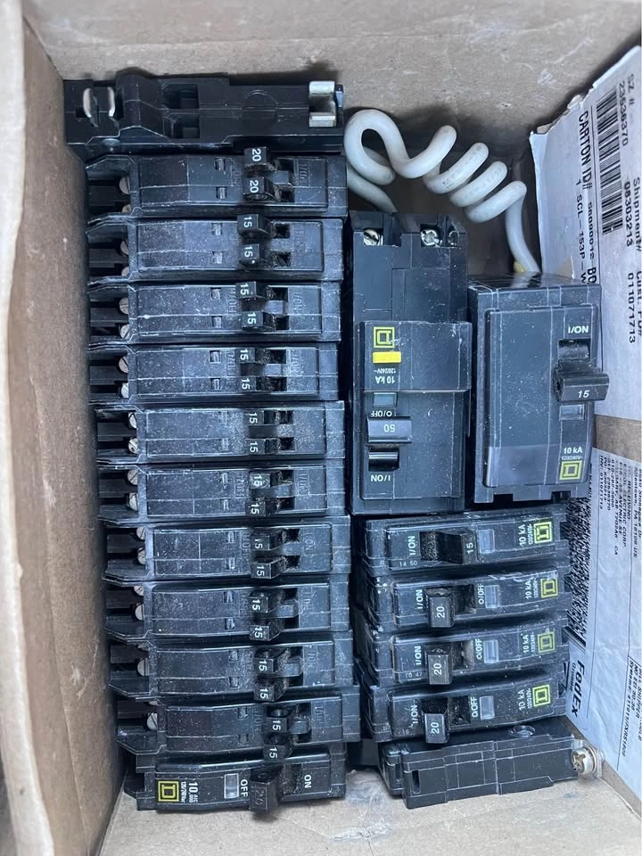 Circuit Breakers 15A 20A 30A 40A - photo 4