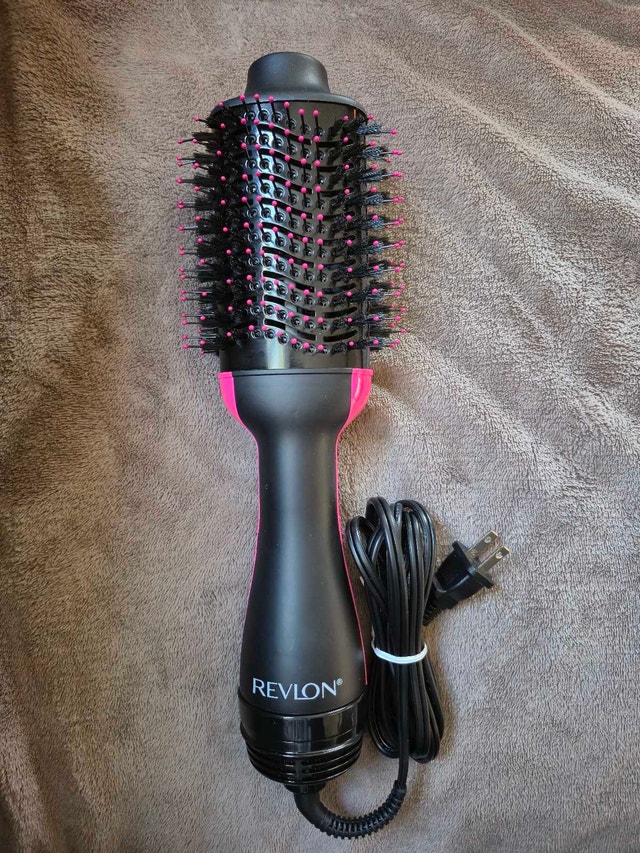 Revlon One-Step Volumizer Hair Dryer Brush - New (No Box) Tested