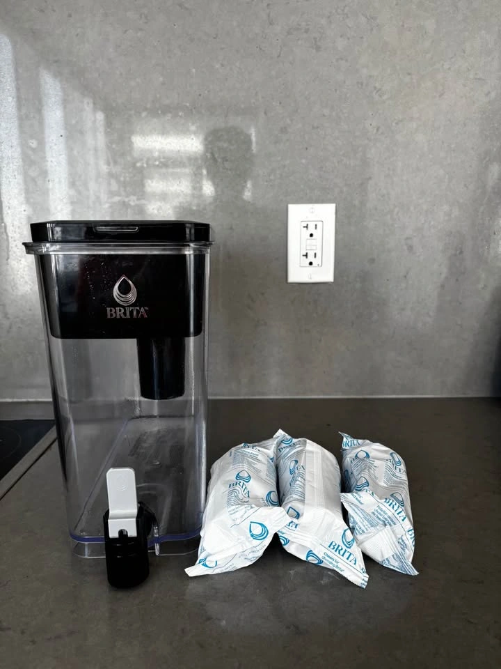 Brita Ultramax Water Filter Dispenser with 3 new filters - photo 2