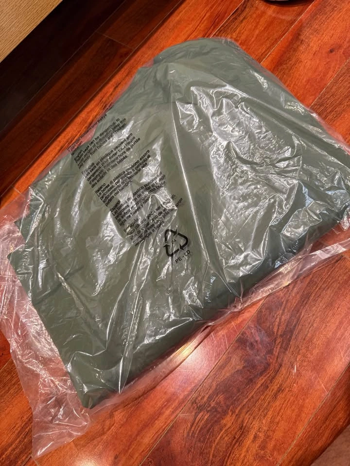 Extra-Wide Inflatable Camping Sleeping Pad – Built-in Foot Pump - photo 2