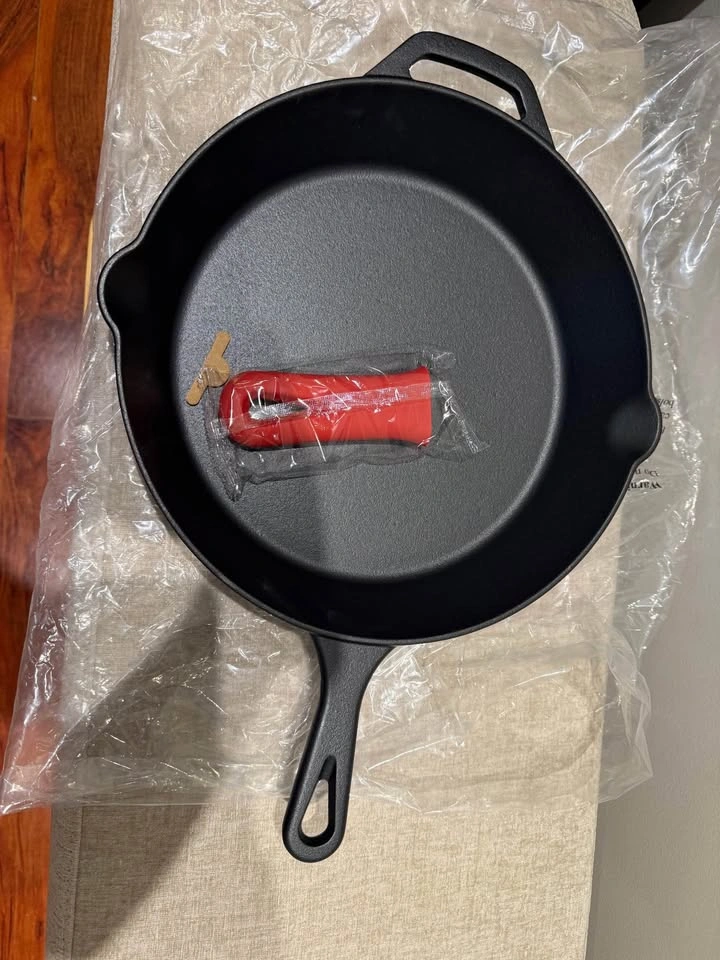 Cuisinel 12” Cast Iron Skillet with Lid – Brand New - photo 2