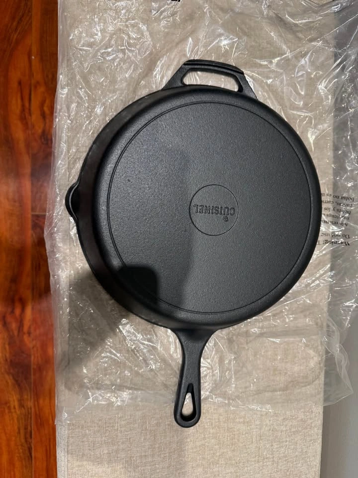 Cuisinel 12” Cast Iron Skillet with Lid – Brand New - photo 3