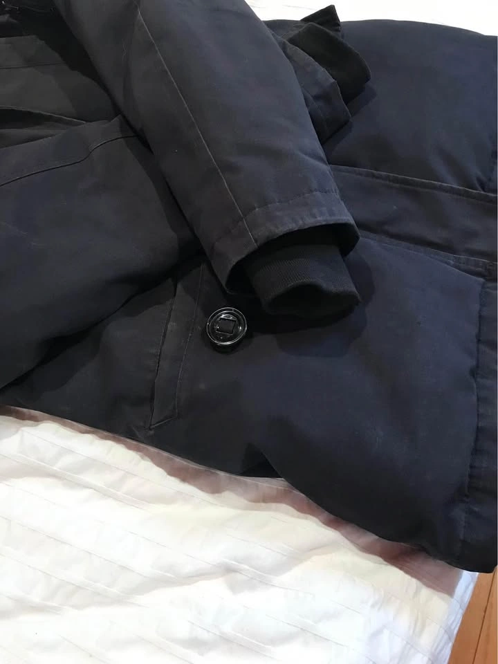 Woman’s Canada Goose Jacket - photo 4