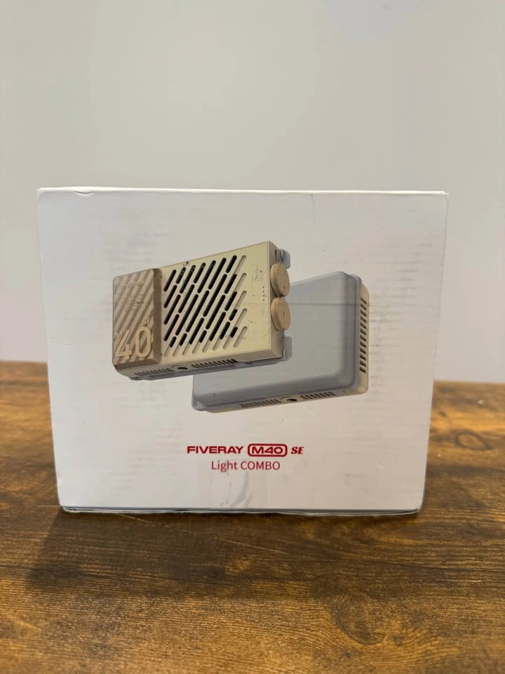 Zhiyun FIVERAY M40 SE LED Video Light Combo – Open Box - photo 4