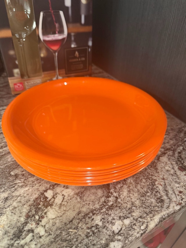 Orange Plastic Dinner Plates – Set of 6, Reusable Dinnerware