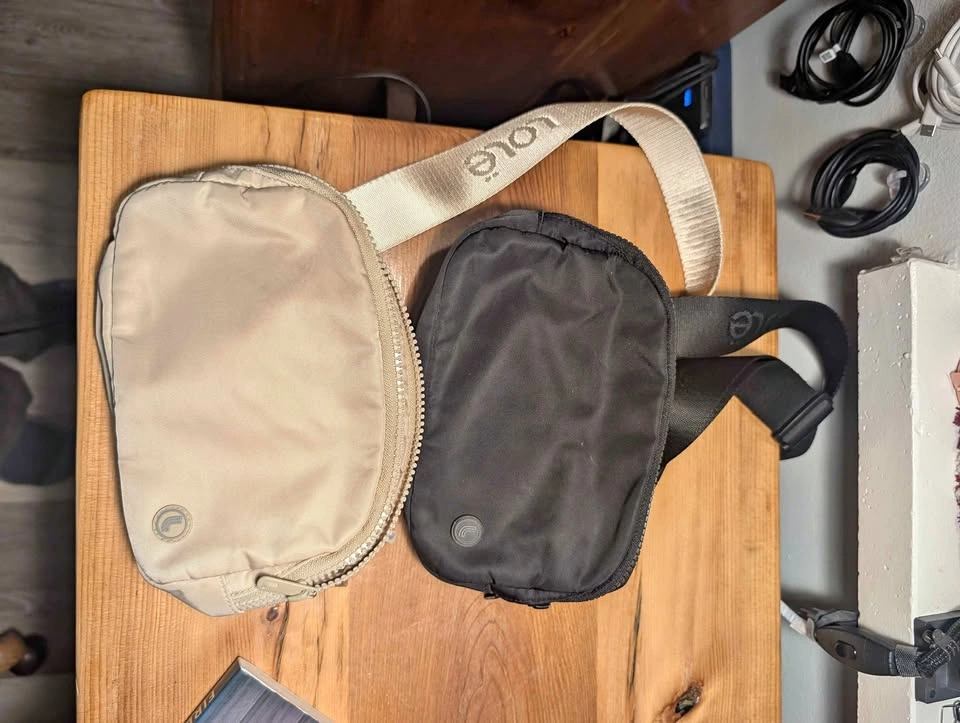 Lole belt bag - black and cream