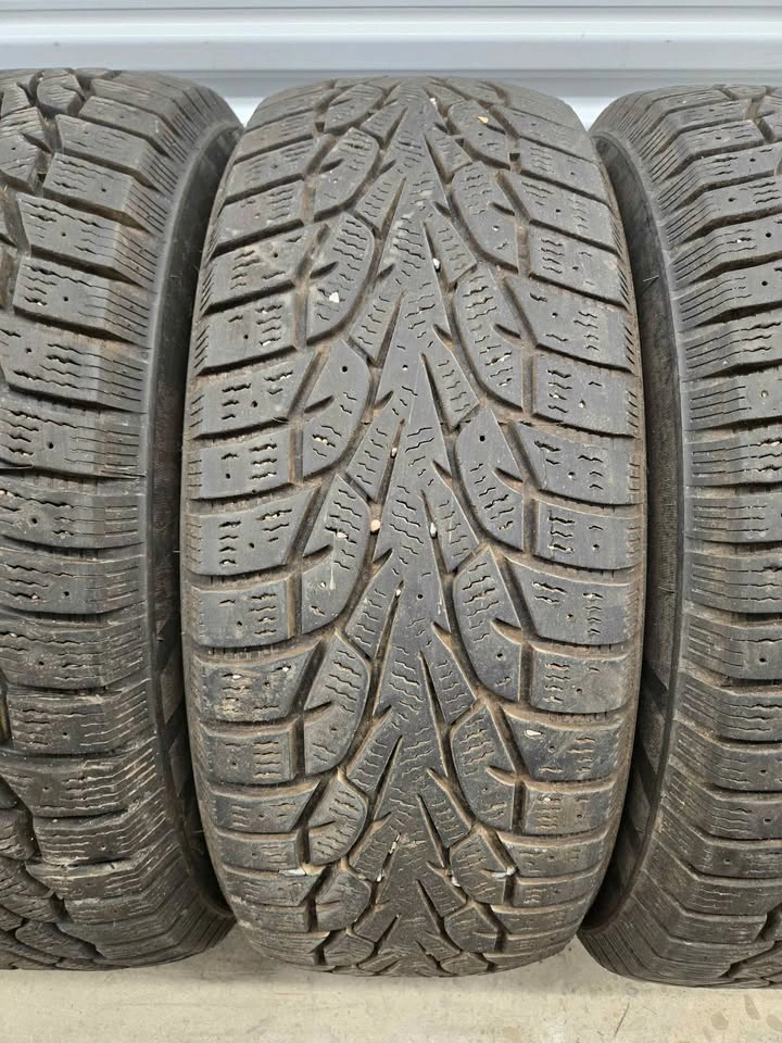 235/65/16C Winter Tire Set - photo 4