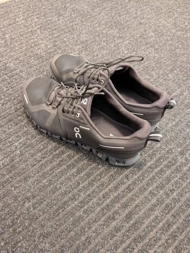 On Cloud 6 Men's shoes image indicator(2)