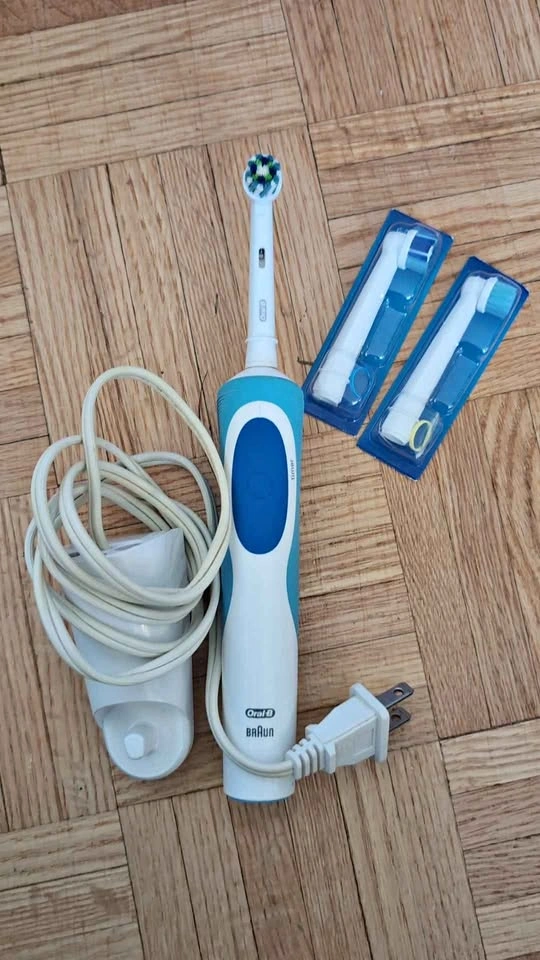 Oral B electric toothbrush with new heads