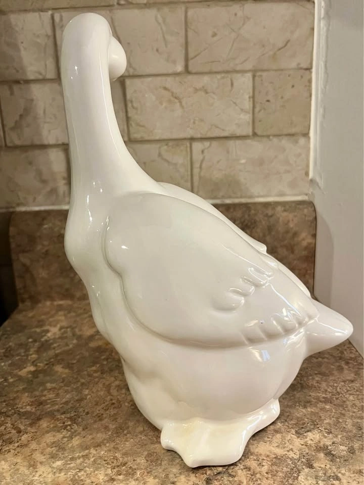 Vintage Small White Ceramic Goose Figurine - Desk & Shelf Decor - photo 3