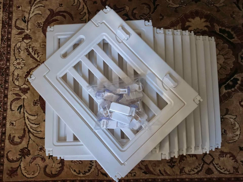 10-Panel Plastic Modular Playpen (with Door) – Excellent Conditi - photo 4