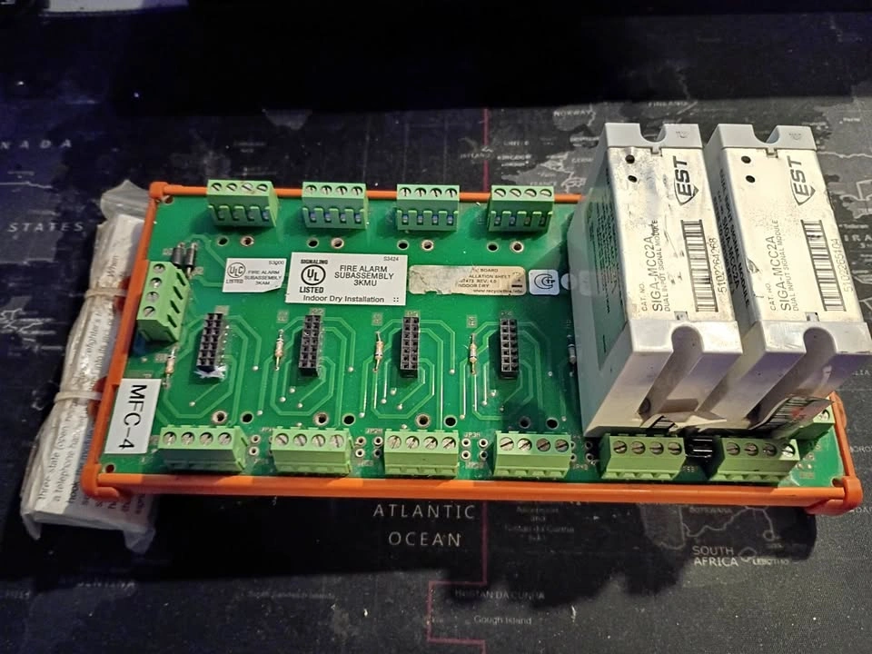 EDWARDS SIGNALING SIGA-MCC2A X2 + Board (New in Open Box)