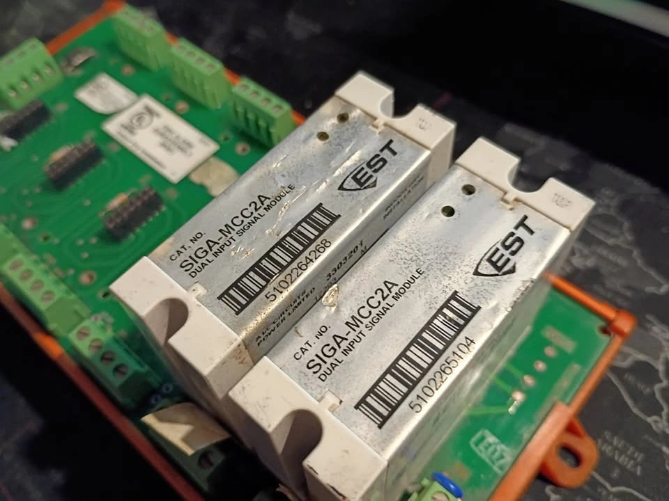 EDWARDS SIGNALING SIGA-MCC2A X2 + Board (New in Open Box) - photo 2