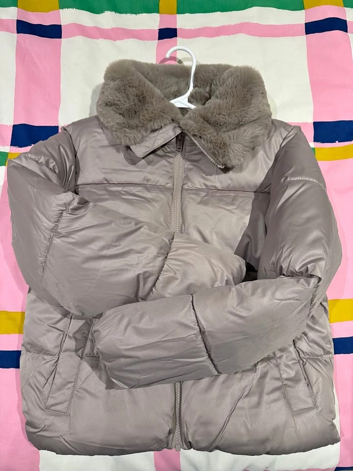 GAP Faux Fur Collar Puffer Jacket