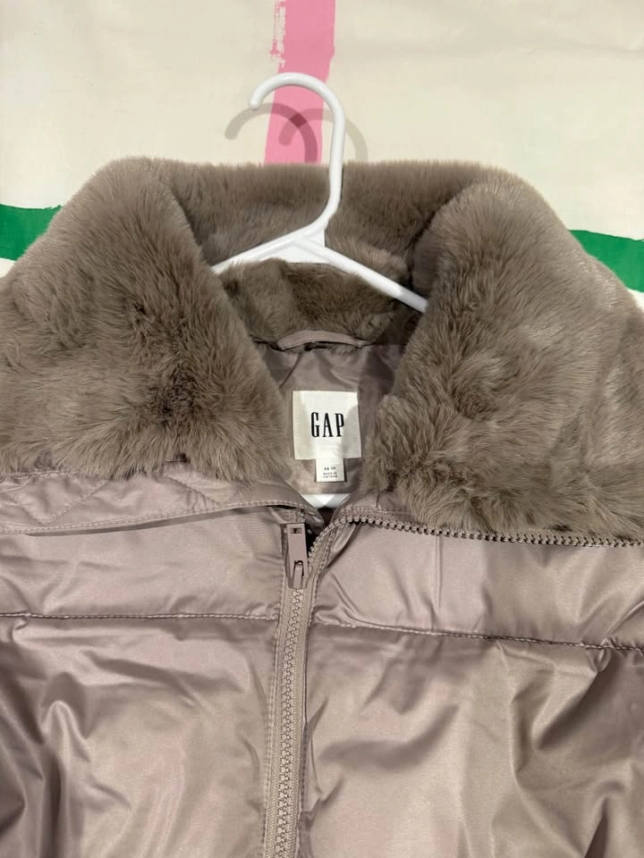 GAP Faux Fur Collar Puffer Jacket - photo 3