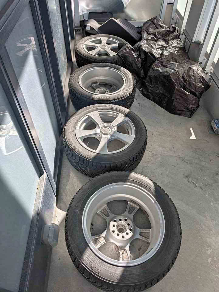 Nokian Hakkapeliitta R3 SUV Winter Tires + 17” Wheels