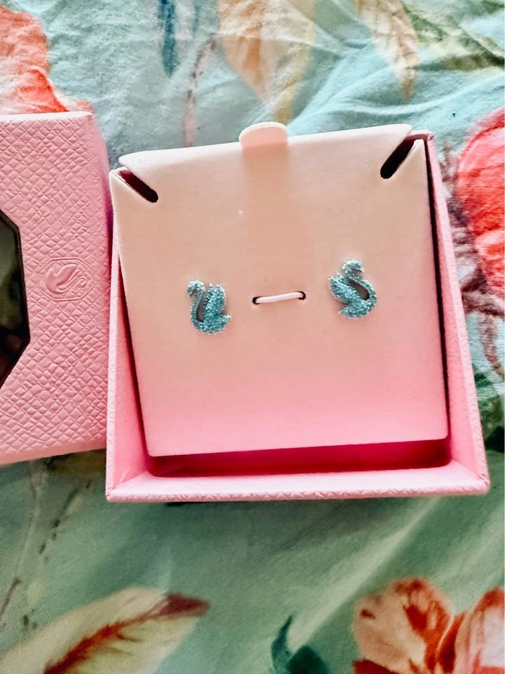 Swarovski Swan Earings - photo 2