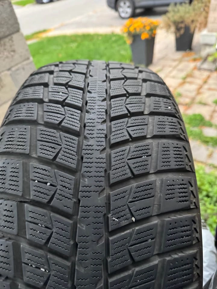 Pair of 225/50R17 Winter Tires Green-Max Great Tread 90$ - photo 4