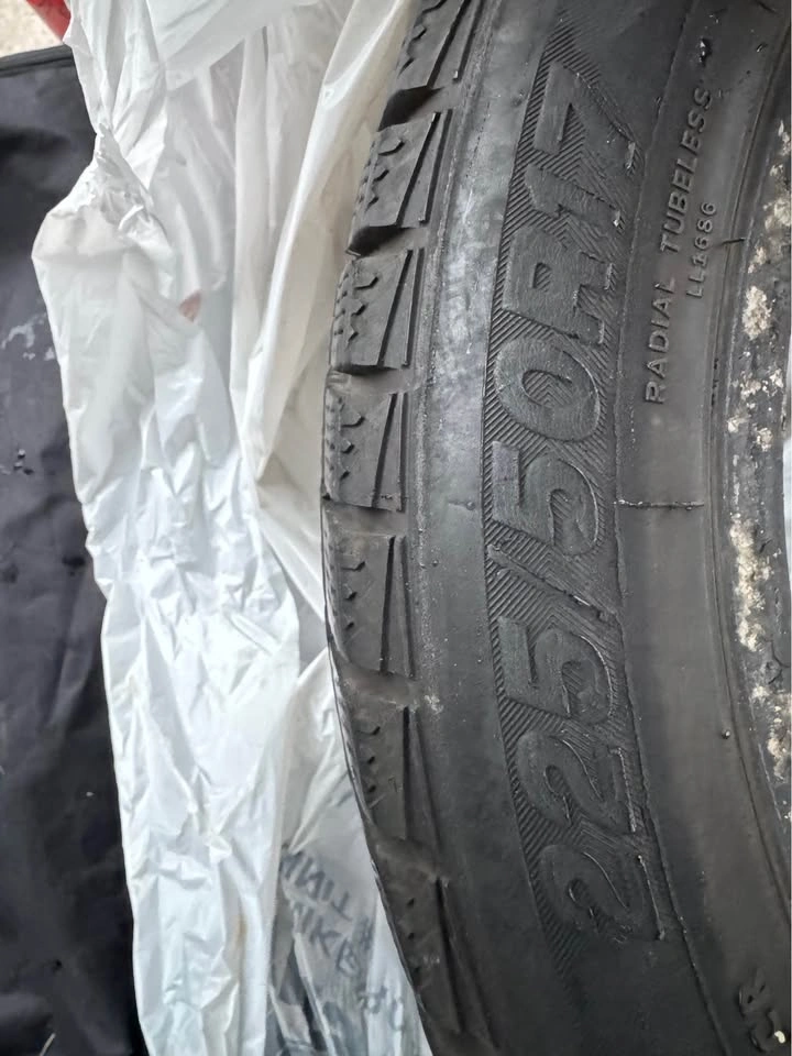 Pair of 225/50R17 Winter Tires Green-Max Great Tread 90$ - photo 5