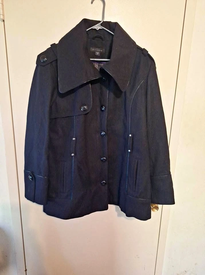 Attitude Women's Black Wool Blend Coat – XL – Worn Once