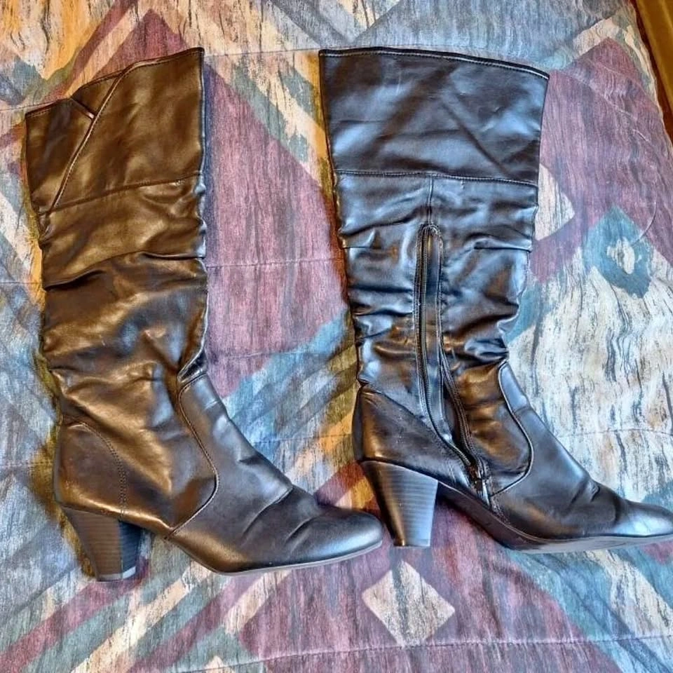 Fioni Black Mid-Calf Heeled Boots – Women's Size 11