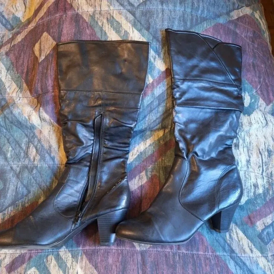 Fioni Black Mid-Calf Heeled Boots – Women's Size 11 - photo 2