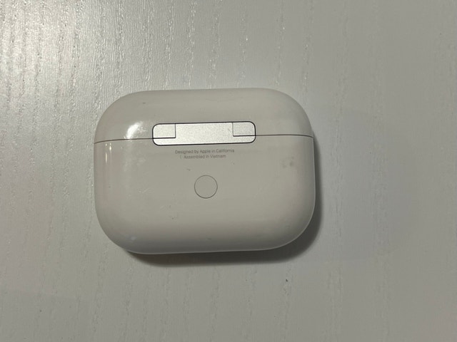 Apple AirPods Pro 1st Generation + MagSafe Case - photo 4