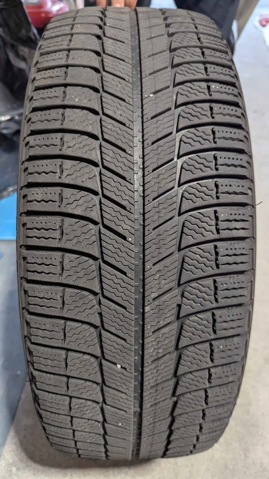 4 Michelin X-Ice Winter Tires 235/60R16 with Steel Rims – $300