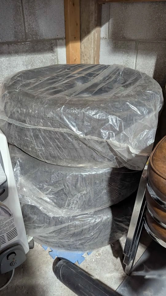 4 Michelin X-Ice Winter Tires 235/60R16 with Steel Rims – $300 - photo 4